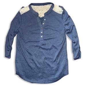 🪩4/$20!! Henley Women’s Top Button Down 3/4 Sleeve Blue w/Lace Back S 🪩4/$20!!